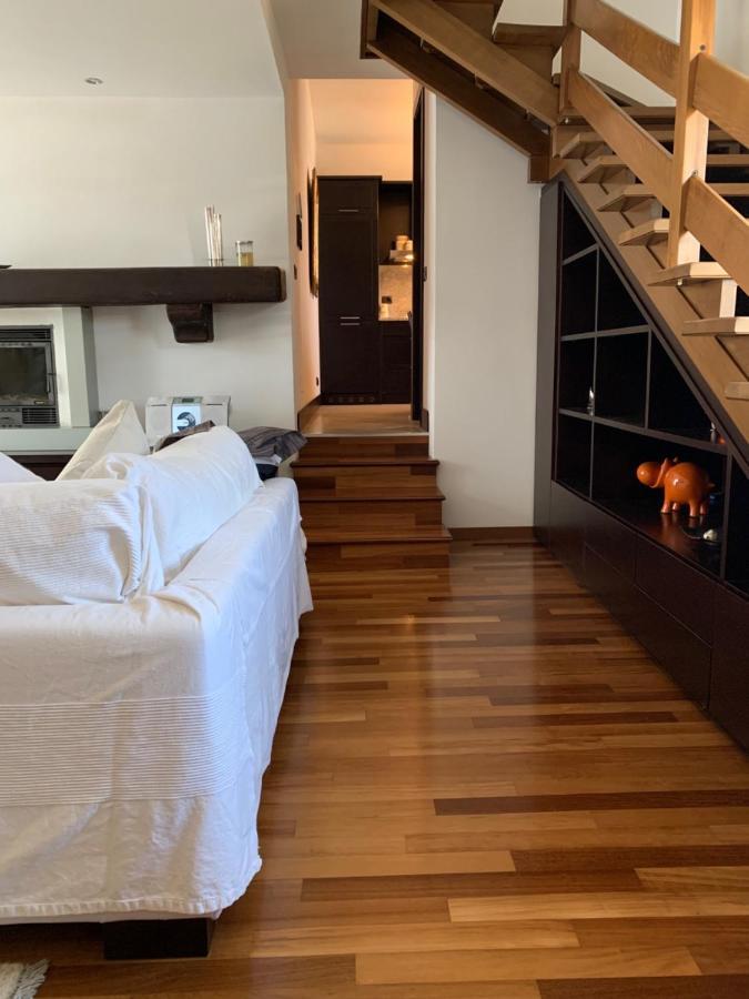 Near Como, Charming Apartment With Fireplace غْرانداتي المظهر الخارجي الصورة